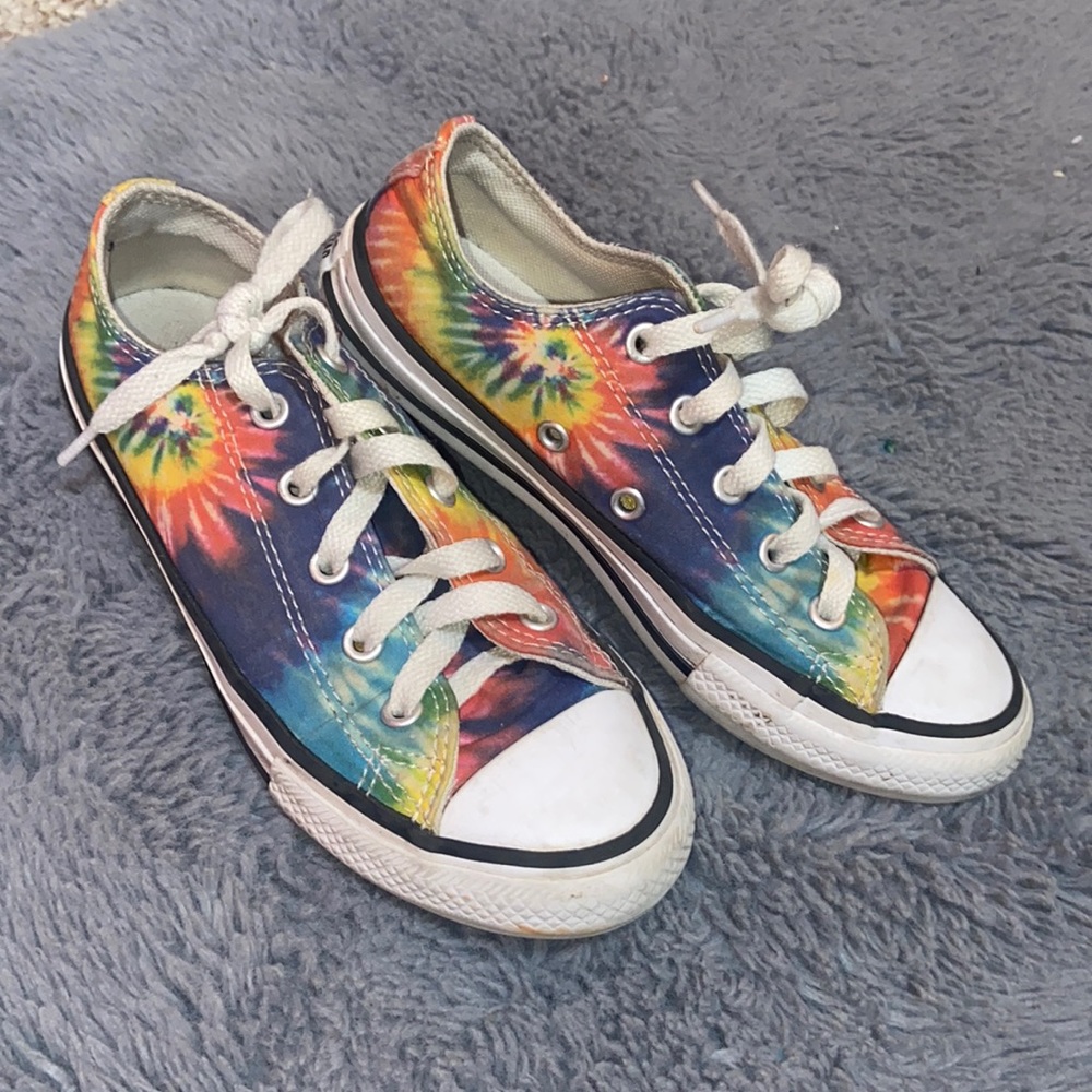 tye dye converse